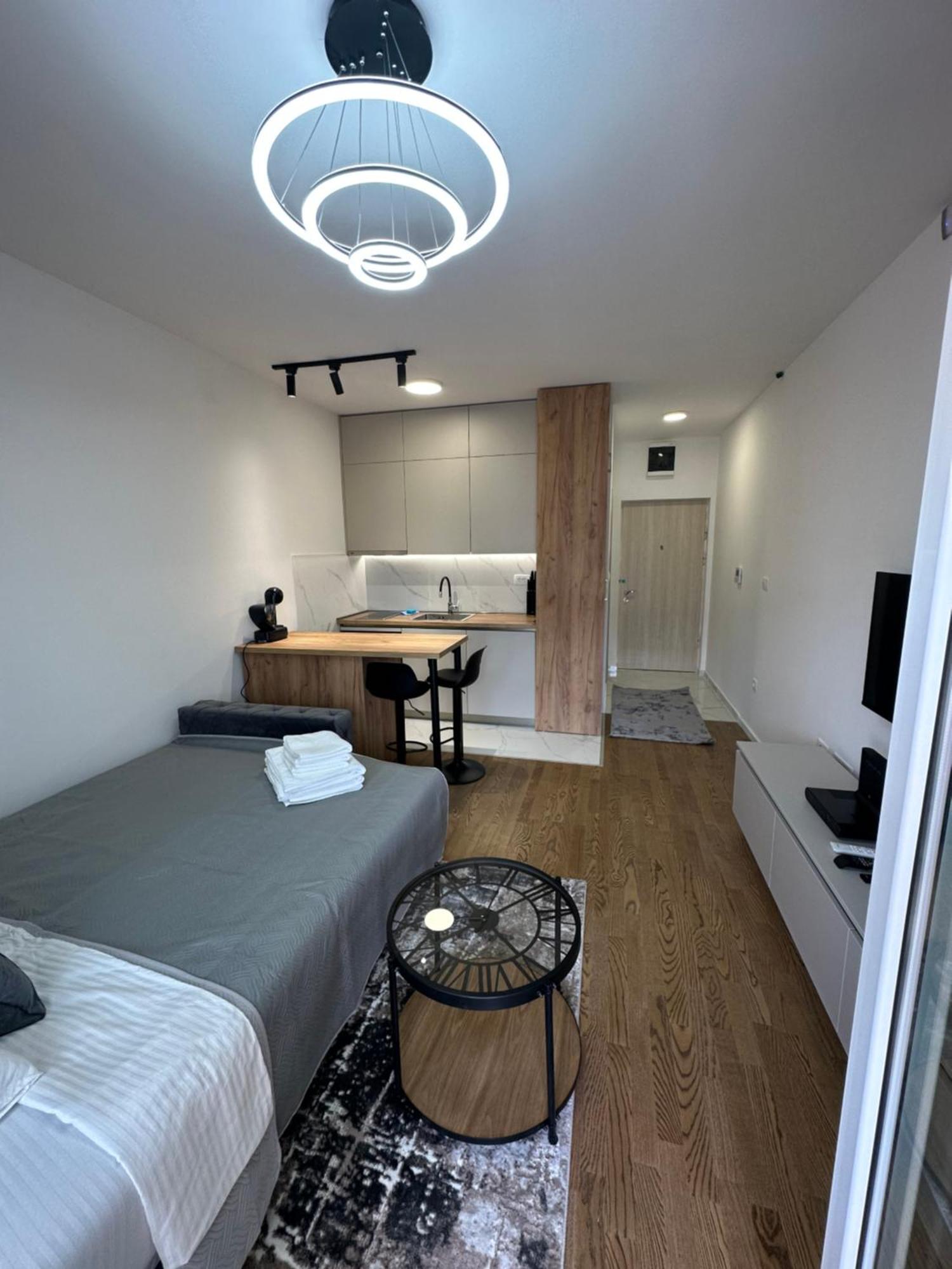 Luxury Apartments D&B Podgorica Exterior photo
