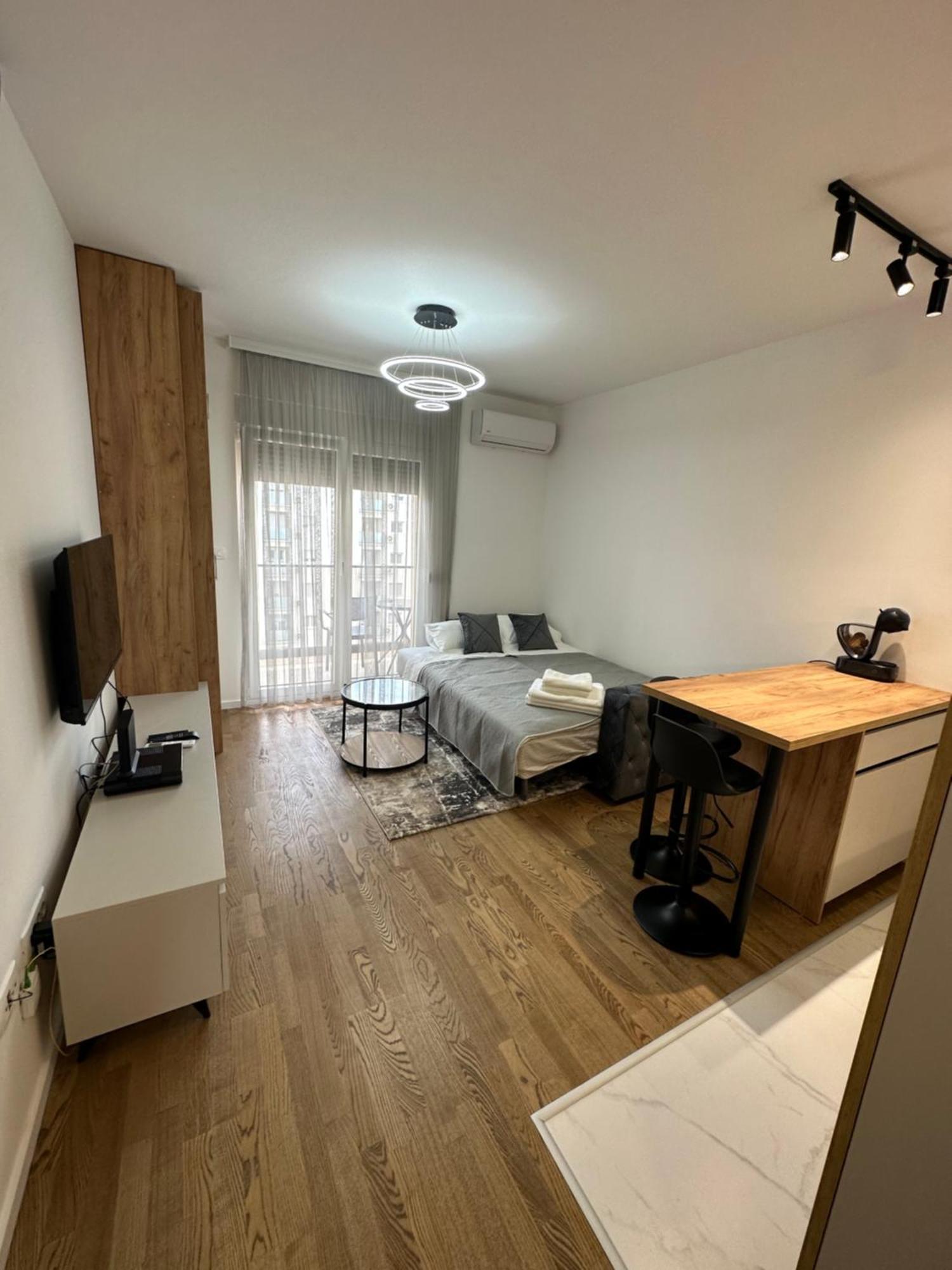 Luxury Apartments D&B Podgorica Exterior photo