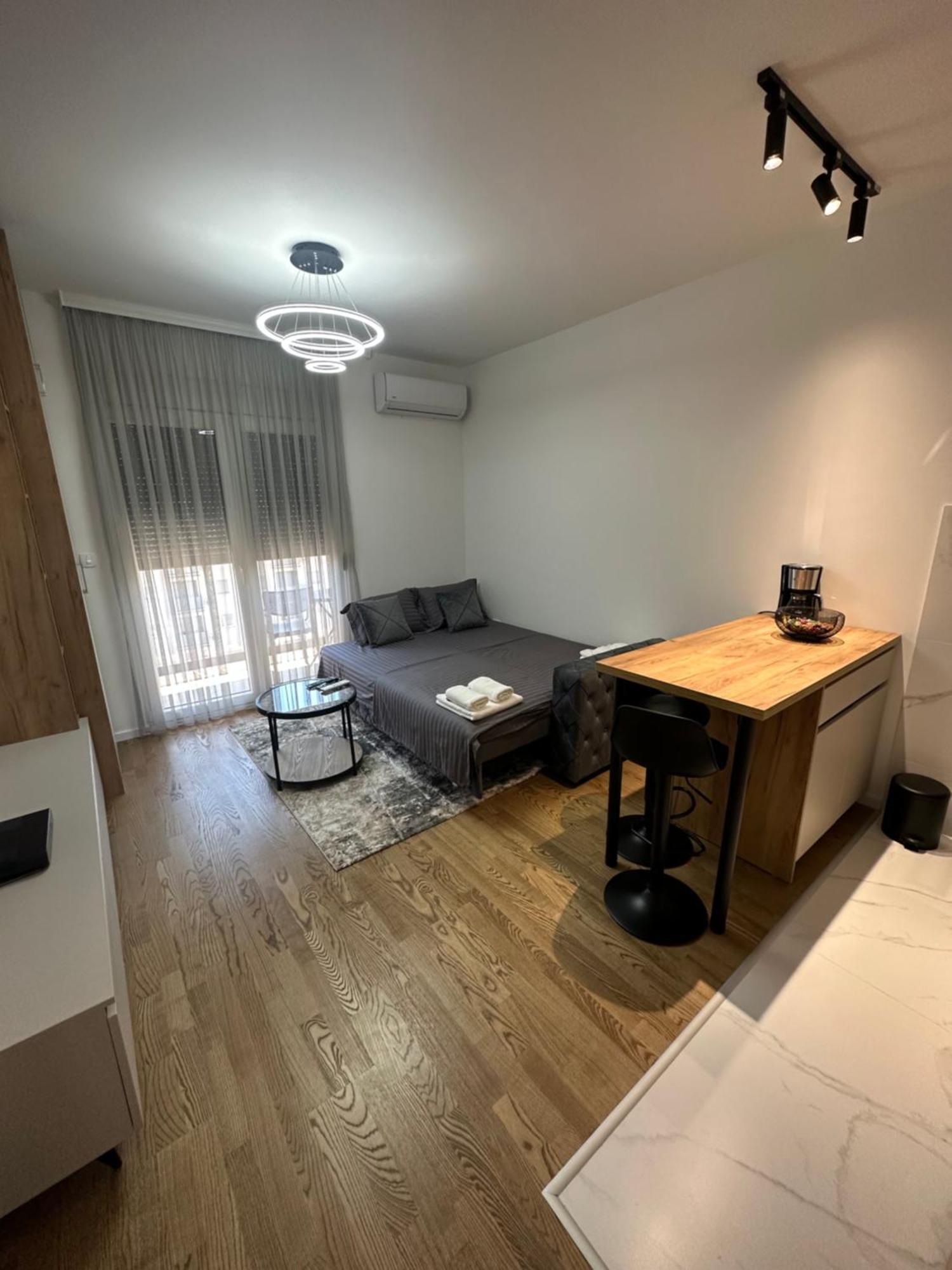 Luxury Apartments D&B Podgorica Exterior photo